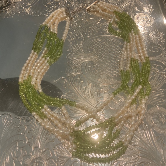 Wedding Jewelry White Oval pearls With Peridot 6 Strands 18” - Picture 4 of 5